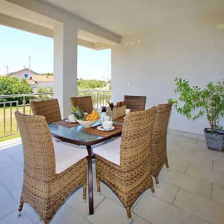 Apartment Tranquil In With Garden