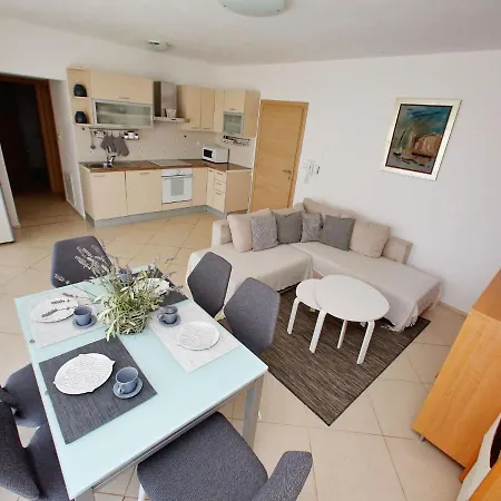 Tranquil In With Garden Apartment Bibinje