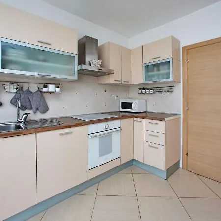 Tranquil In With Garden Apartment