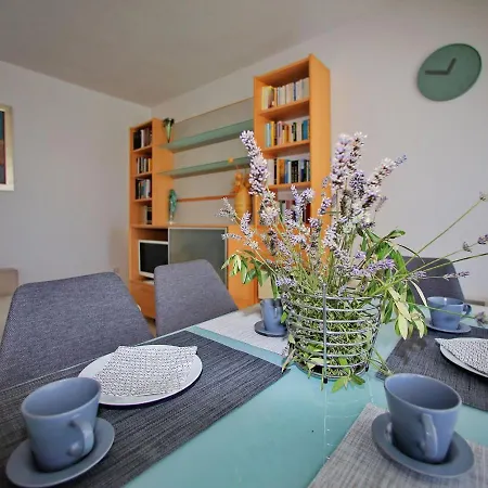 Apartment Tranquil In With Garden