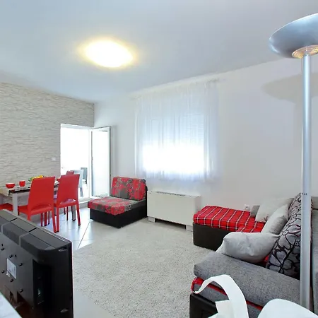 Apartment Tranquil In With Garden Bibinje