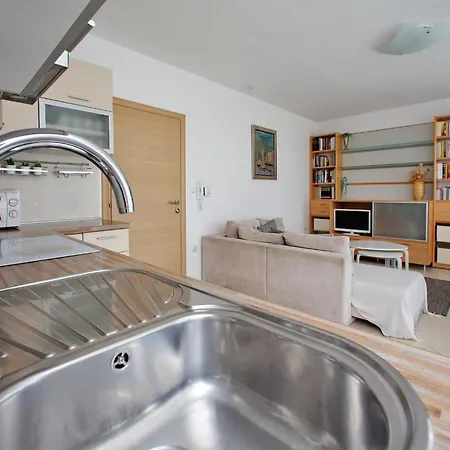 Tranquil In With Garden Apartment