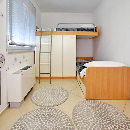 Apartment Tranquil In With Garden *