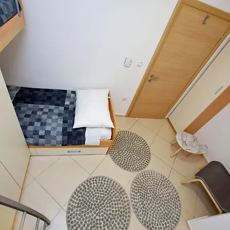Apartment Tranquil In With Garden *