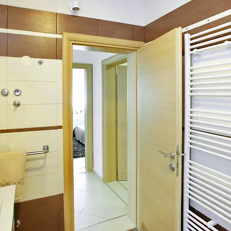 Appartamento Tranquil In With Garden *