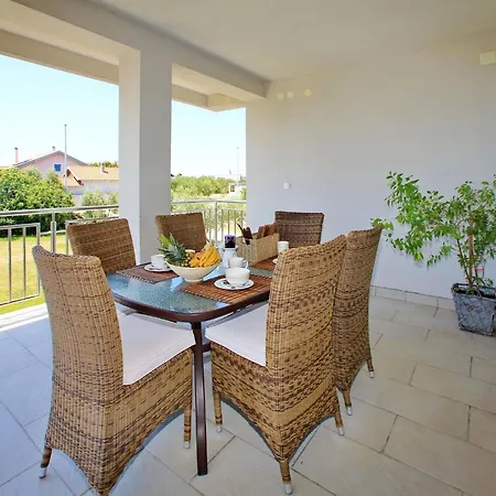 Appartamento Tranquil In With Garden *