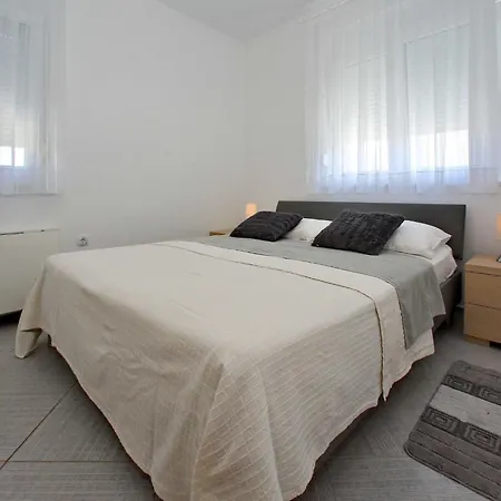Tranquil In With Garden Appartamento